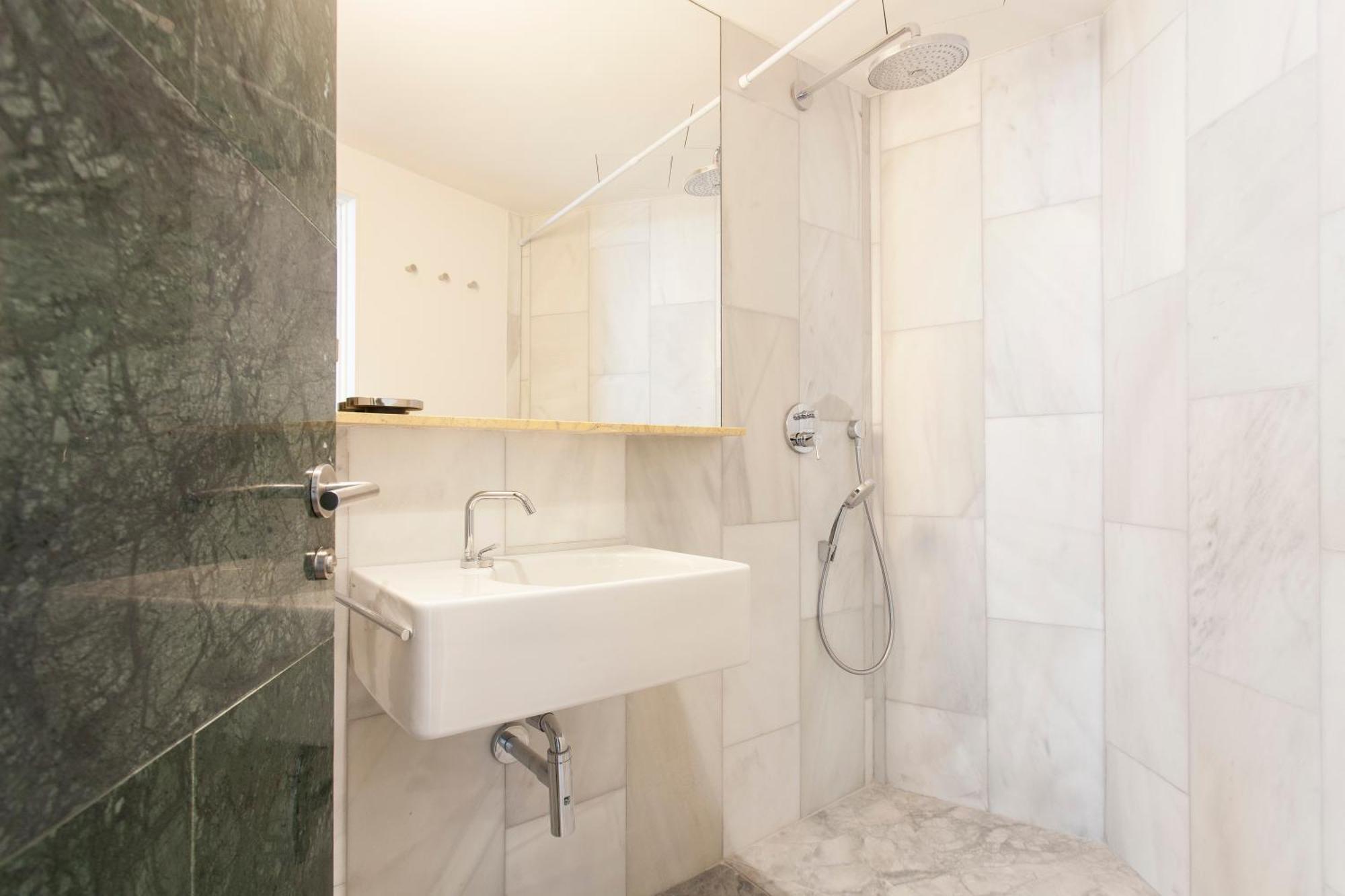 Aspasios City Oasis Apartments Barcelona Room photo